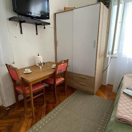 Soba U 10 Metara Od Mora