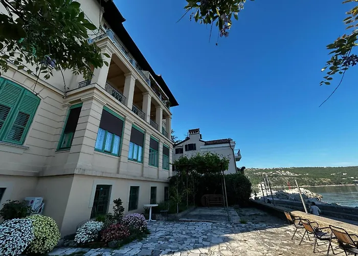 Gæstehus 10 M From The Sea Opatija