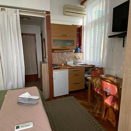 10 M From The Sea Гостьовий будинок