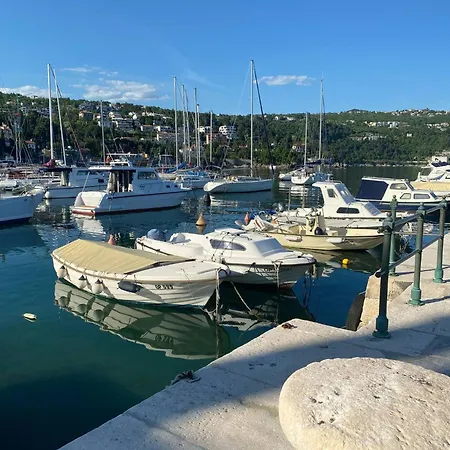 10 M From The Sea Guest house