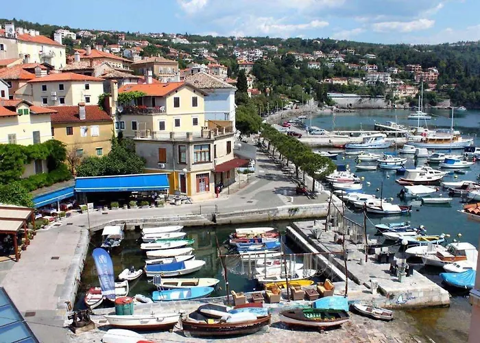 10 M From The Sea 3*