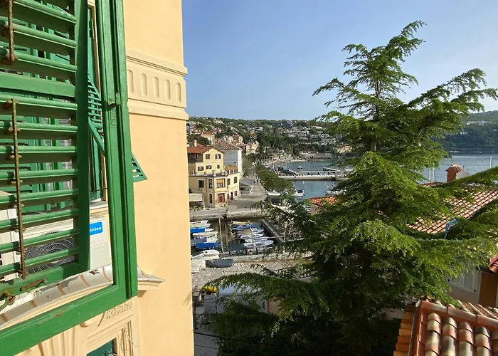 10 M From The Sea Gasthof Opatija