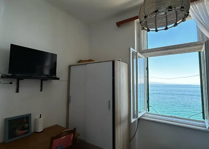 Гостевой дом 10 M From The Sea 4*